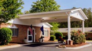 Side view of the front entrance of Edgefield Post Acute
